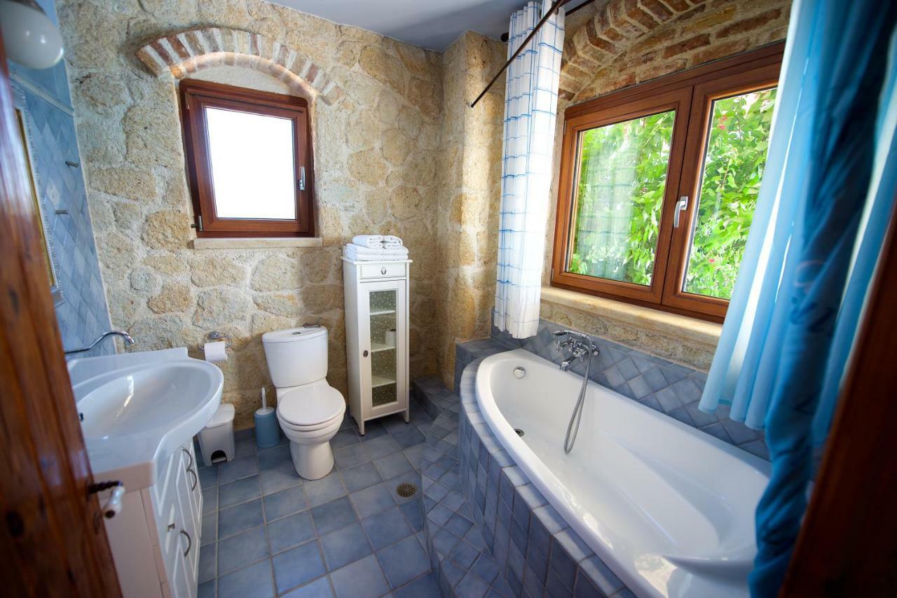 Villa Petrino Halikounas Exterior photo
