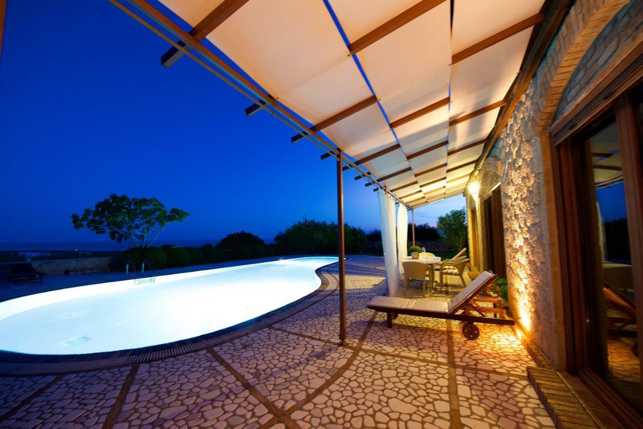 Villa Petrino Halikounas Exterior photo