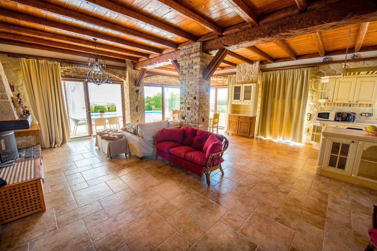Villa Petrino Halikounas Exterior photo