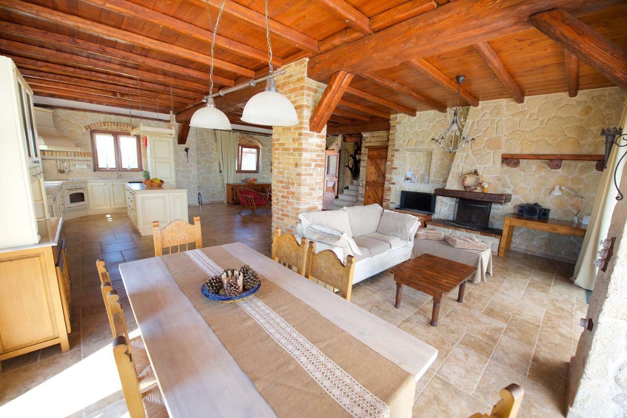 Villa Petrino Halikounas Exterior photo